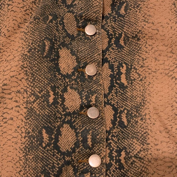 Denim snake skin skirt - Picture 2 of 3